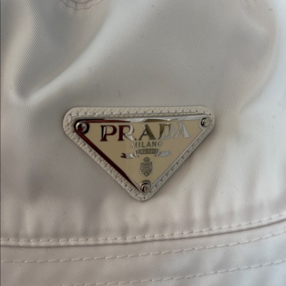 White Prada bucket hat size medium - Picture 2 of 3